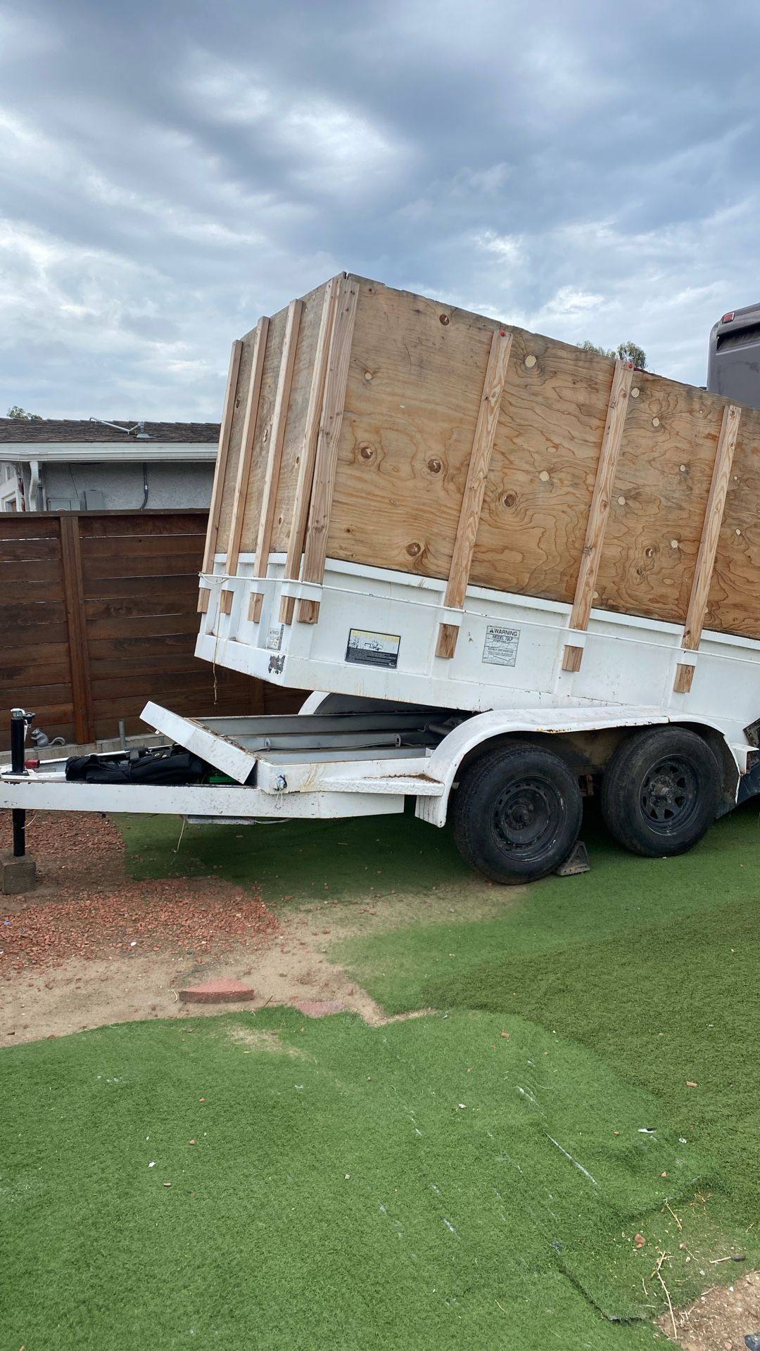 Sumo Trailer