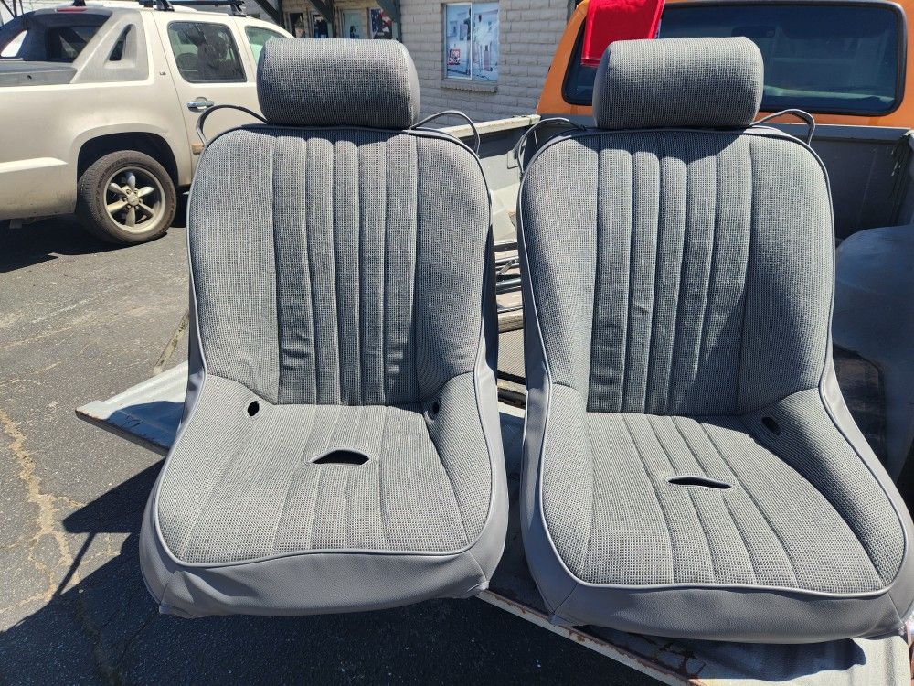 Race Trim bucket seats