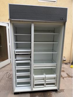 SUBZERO REFRIGERATOR