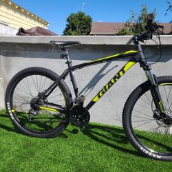 2022 Giant Talon 27.5 Rines Trabaja Bien Todo 