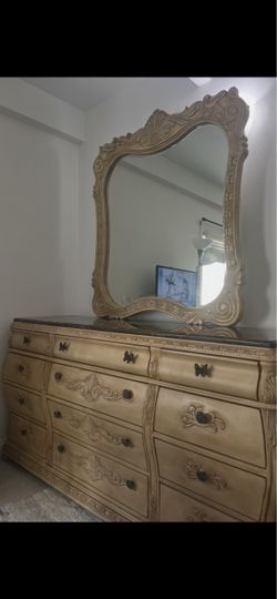 Ornate French Provincial King Bed, 11-Drawer Dresser & Nightstands Set