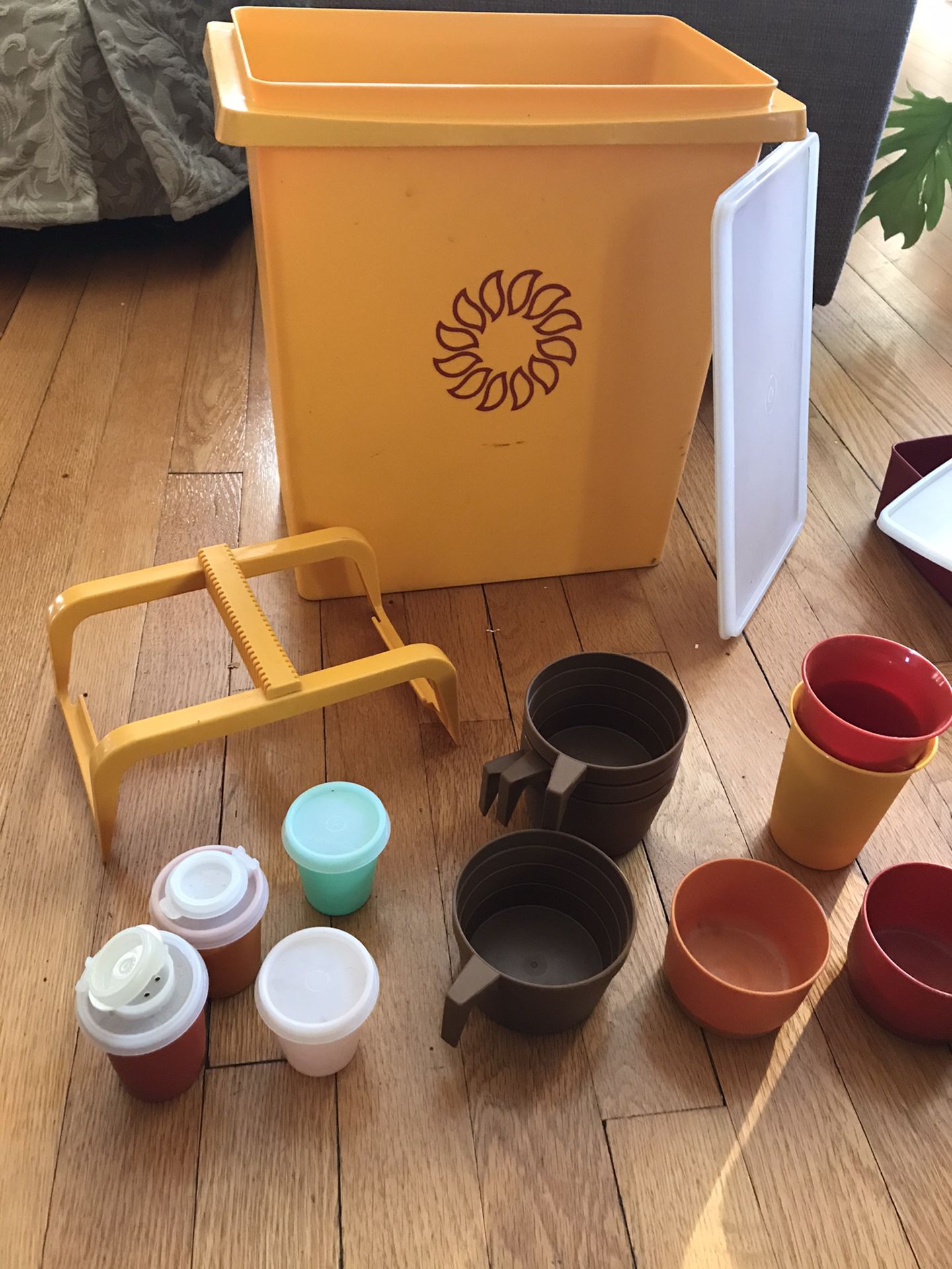 Vintage Tupperware Canister Set Red Tulip Rare for Sale in Chatham, NY -  OfferUp