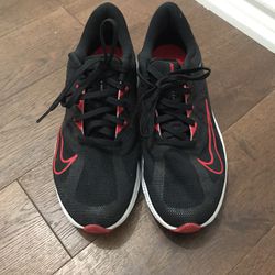 Nike Quest  Running Shoes