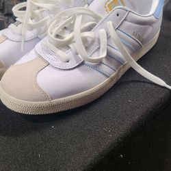 adidas Originals Men's Gazelle Indoor Shoe - Classic 3-Stripes Design with Leather Upper and Rubber Outsole (