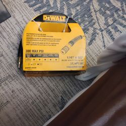 DeWalt 300 Max Psi 1/4" 50'