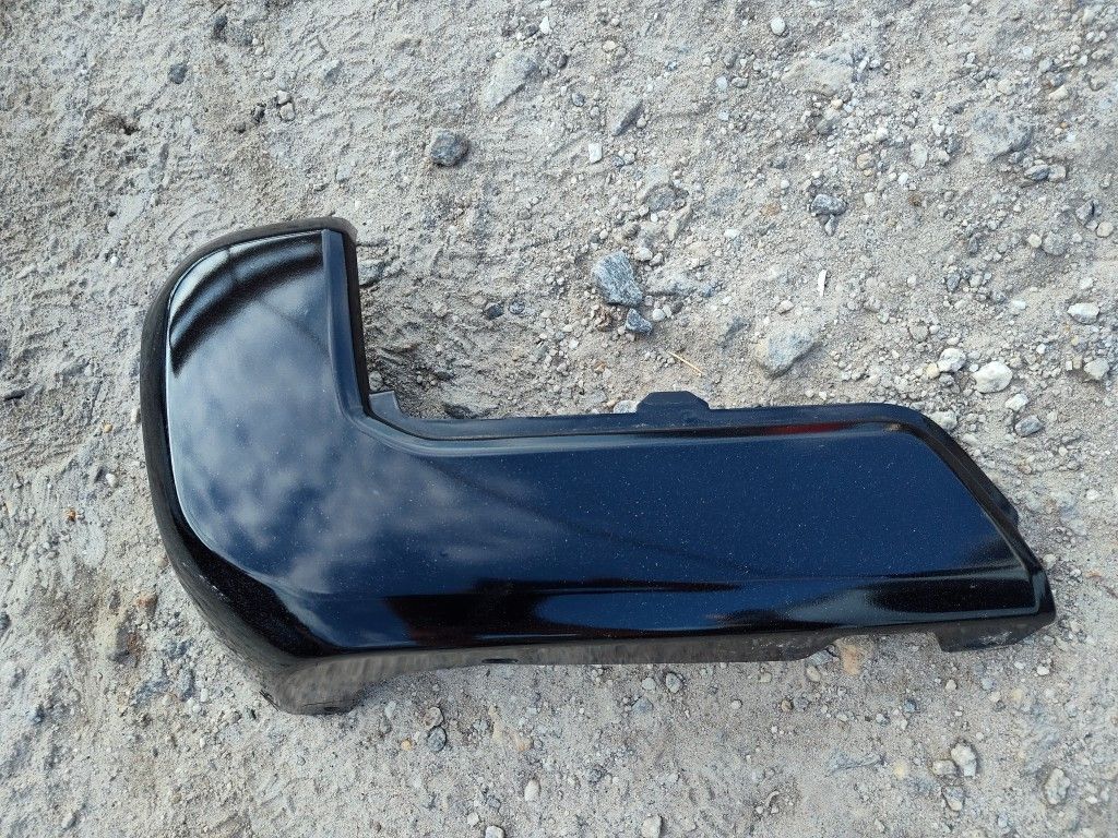 Toyota Tacoma Driver Side Rear Bumper Plastic And Driver Side Rear Fender Flare
