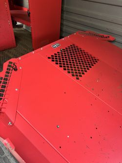 Aluminum shelves (YETI)