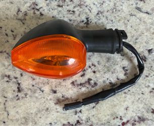 08-16 Yamaha R6 Right Front Turn Signal Indicator OEM 2C0-83320-10-00