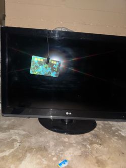 42” LG Flat Screen TV + Cable Box & Remote