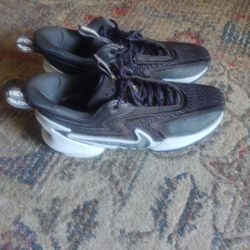 Men's Nike Air Zoom Shoes Size 9.5 Like New