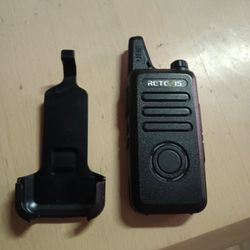 One Retc 15 RT22 Two Way Radio Walkie Talkie Works!! Belt Clip But No Charger.
