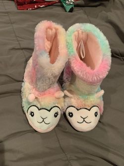 Llama slippers barely worn 💕💕💕