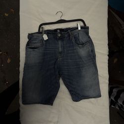 Men Jean Shorts (Medium)