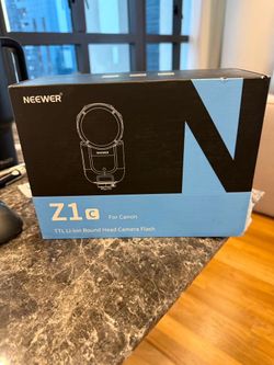 NEEWER Z1-C TTL Round Head Flash Speedlite for Canon DSLR Cameras