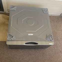 Laundry pedestal for washing machine Samsung W27 , L25,5 , H 24,5,  brand new , don’t using ,  Pick Up In Modesto $125 , Obo Pickup In Modesto