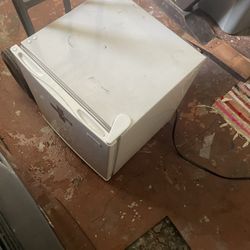 Working Mini Fridge 