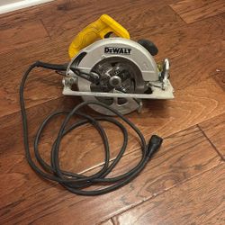 DeWalt Circular Saw 