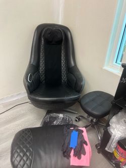 Massage chair + tv (pick up only)