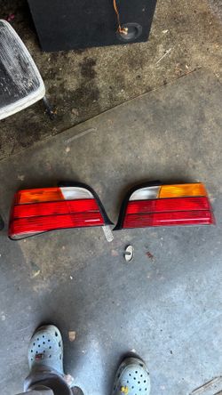 BMW e36 taillights
