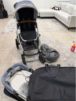 Uppababy  vista stroller and bassinet combo set