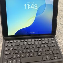 iPad 9th Generation 64gb WiFi With Zagg Keyboard And New Screen Protector 