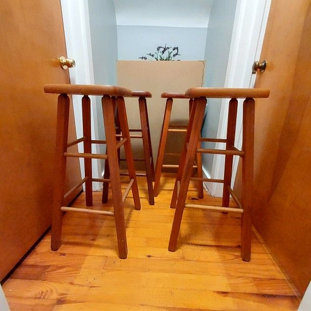 4 Wooden Bar Stools