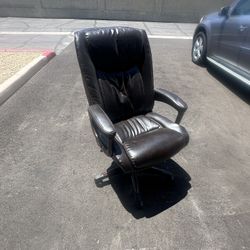 Like New Brown Leather Executive Office Chair