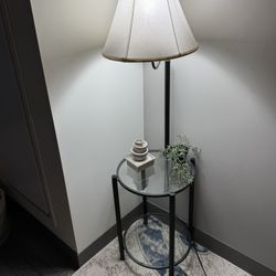 Corner Table With Lamp 