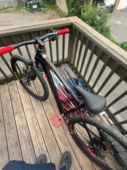 C100 V3 insidious red