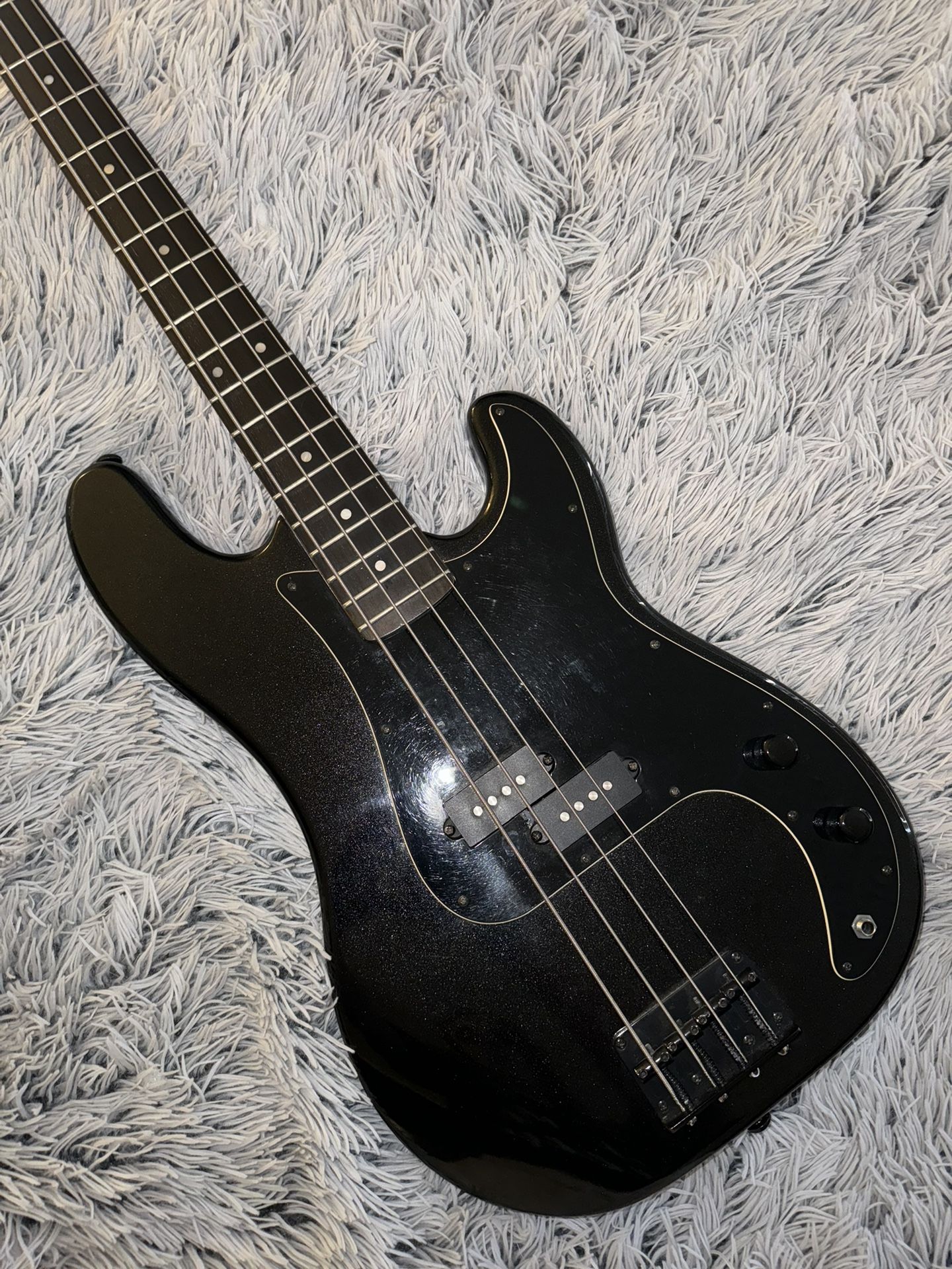 Kramer Focus 420s Black Metallic Bass And Soft Case