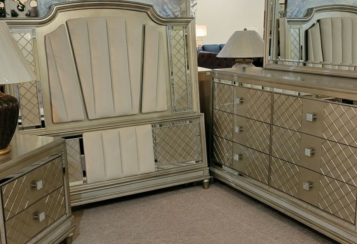 Bedroom Set Queen Bed Nightstand Dresser Mirror
