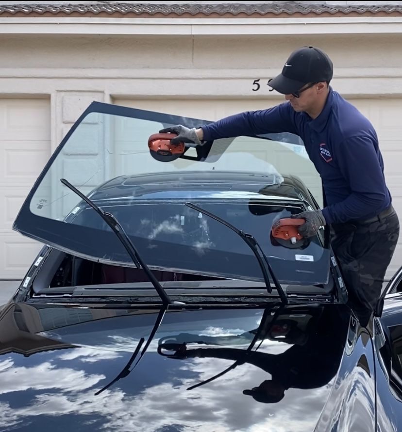 NEW WINDSHIELD / NUEVO PARABRISAS