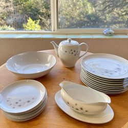 Creative Fine China 1014 Starburst Set  