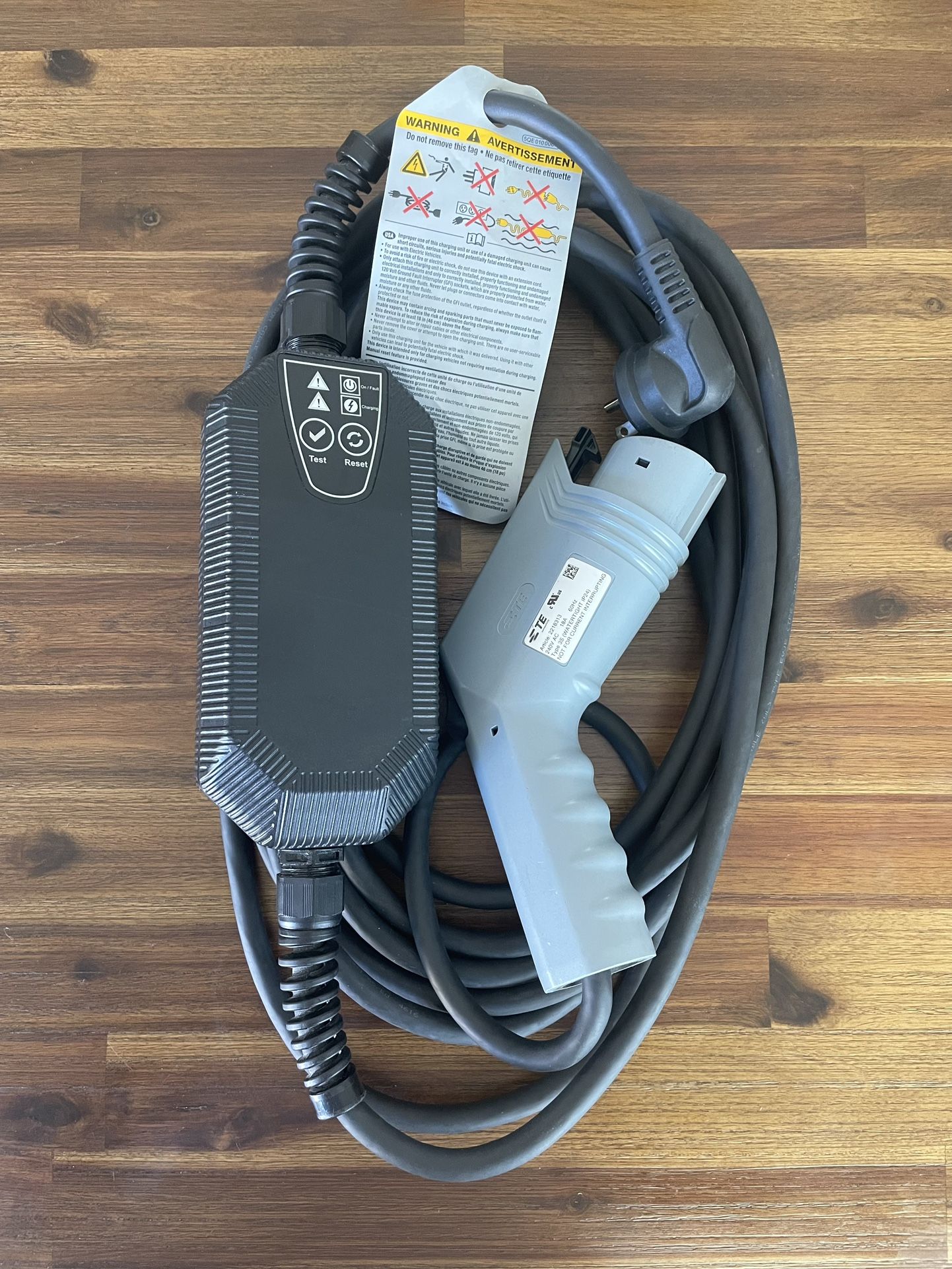 EV CHARGER PLUG IN 120V 10A - Volkswagen E-golf Car Charger - Model: TE E349952