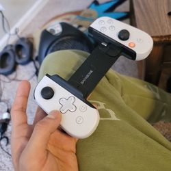 Back Bone. Ply Ps5 On Your Phone An Can Play Anywhere