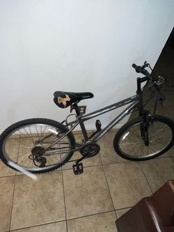 Roadmaster Mountain Bike Bicycle