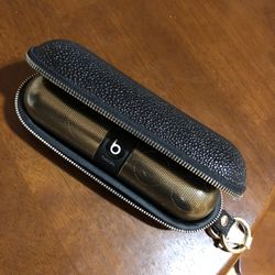 Beats pill (Alexander wang) “special edition”