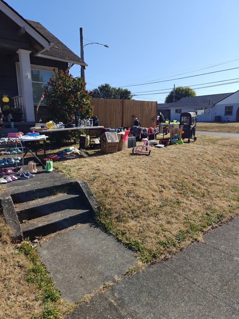 Yard Sale N. 30th & Verda