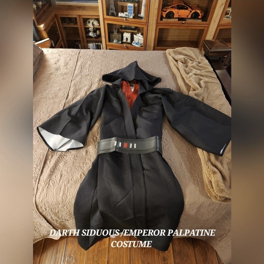 Sith Costume Emperor Palpatine /Darth Siduous Cosplay Hooded Cloak Cape Brand New Never worn Size Small