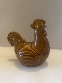 Vintage small hen / trinket / candy holder/ decor. 8 x 7 inch. Farmhouse/ cottage/ country/ retro.