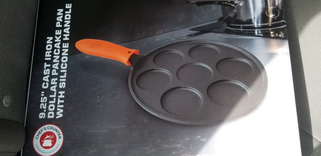 9'25" Cast Iron Dollar Pancake Pan With Silicone Handle