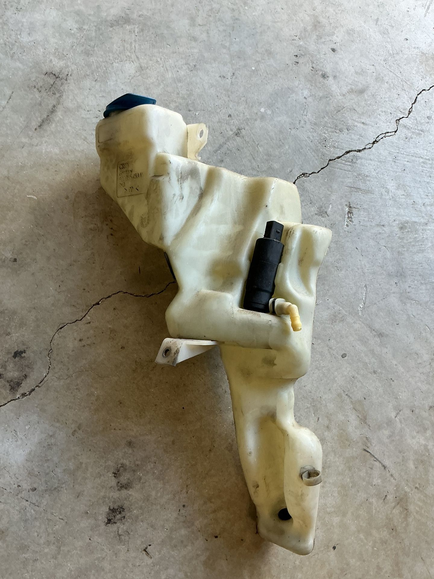 Audi Windshield Washer Reservoir And Pump