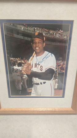 Willie Mays Autographed 8x10