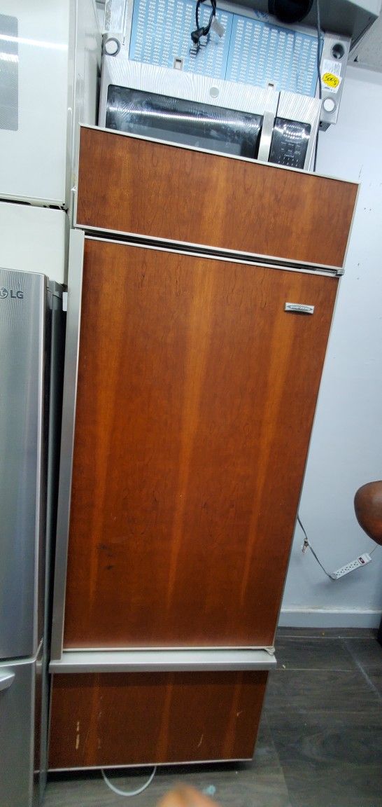 ZUB ZERO Fridge Botton Freezer Warranty 30 Wide 84Hight Ready To Deliver 6 Month Store Warranty 301 Saundview Ave Bronx NY 10473...