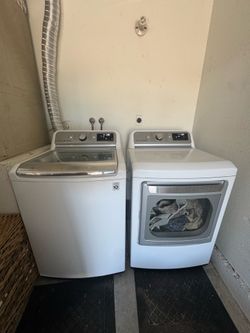 LG Washer and Gas Dryer Set