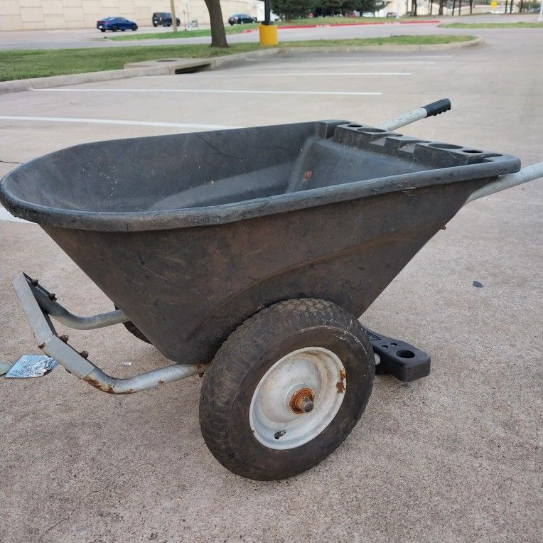Sam's Club Member's Mark Wheelbarrow Two Years Of Use, 49 OFF