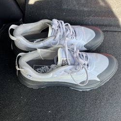 New   Vans Sneaker Vans Crosspath Shoe Multi-Terrain, Water Repellent, M 7.5/ W9  New Never Worn No Box