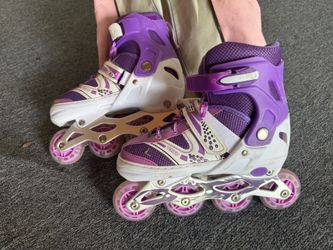 Adjustable roller blades