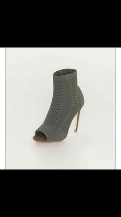 PEEP TOE KNIT BOOTIE~OLIVE