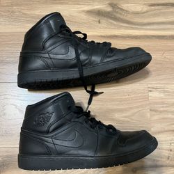 all black jordan 1s size 11 worn 3 times
